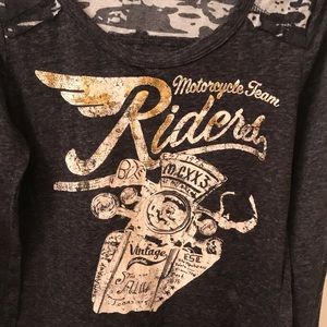 Long sleeve graphic tee